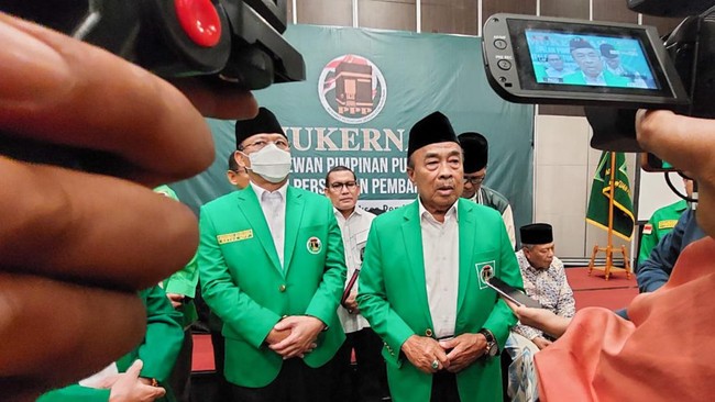 Plt. Ketum PPP Mardiono absen dari workshop nasional. Elite PPP mengungkapkan alasan dibalik ketidakhadiran pengganti Suharso Monoarfa itu. 