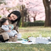 3 Trik Bepergian dengan Bayi ala Ibu-ibu Jepang, Nggak Ribet Bawa Banyak Barang!