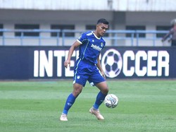 Rachmat Irianto Cedera ACL, Absen Perkuat Persib Hingga Akhir Musim