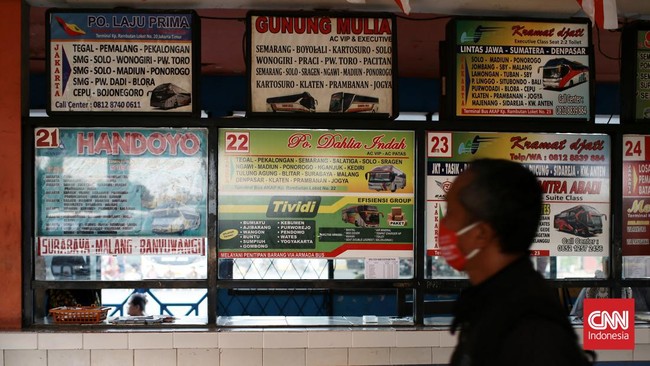 Sejumlah agen tiket mengeluhkan adanya program mudik gratis yang disediakan sejumlah perusahaan bahkan pemerintah.