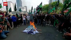 VIDEO: Demo Tolak Kenaikan BBM, Massa Bakar Keranda Mayat