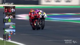 VIDEO: Duel Ketat Bagnaia vs Bastianini Jelang Finis MotoGP San Marino