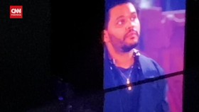 VIDEO: Kehilangan Suara di Tengah Konser, The Weeknd Minta Maaf