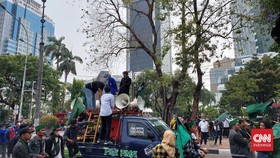 Tolak Kenaikan BBM, Pedemo Minta Jokowi Copot Menkeu-Menteri ESDM
