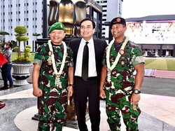 Kata Kadispenad soal Foto Viral KSAD-Effendi Simbolon Saling Rangkul