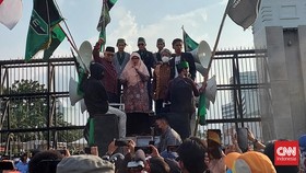 Usai Walk Out, Fraksi PKS Gabung Demo Mahasiswa Tolak BBM Naik di DPR