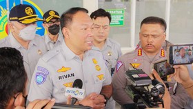 Rivan Purwantono Berikan Santunan Jasa Raharja pada Korban Laka Batang
