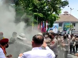 Tubuh Ditembak Gas Air Mata, Mahasiswa Siantar Lapor Propam