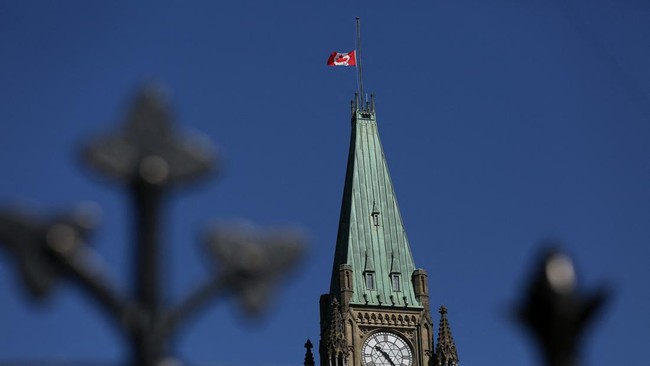 PM Kanada Justin Trudeau menyatakan Peace Tower akan kibarkan bendera setengah tiang buntut penikaman massal yang tewaskan 10 orang.