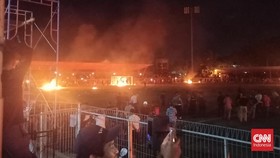 Kronologi Persiraja vs PSMS Batal Main Hingga Aksi Bakar Stadion