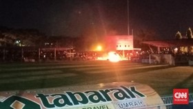 Persiraja vs PSMS Batal Akibat Mati Lampu, Penonton Marah Bakar Jaring