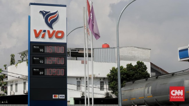 SPBU Vivo mengerek harga Revvo 89 menjadi Rp11.600 per liter dari sebelumnya Rp10.900 per liter.