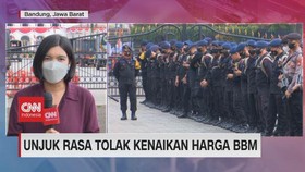 VIDEO: Unjuk Rasa Tolak Kenaikan Harga BBM di Gedung Sate, Bandung