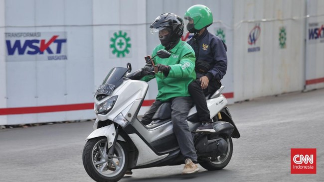 Kemenhub Naikkan Tarif Ojol, Harga Minimal Rp8.000-Rp11.200 Kemenhub mengerek tarif ojek online (ojol) usai kenaikan harga BBM jenis pertalite, solar bersubsidi, dan pertamax.