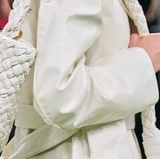 Biar Penampilan Makin On Point, Ini Tren Aksesori Fashion Fall Winter 2022!