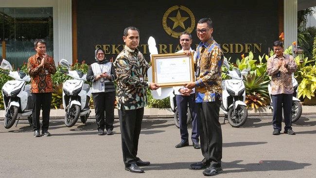Penggunaan listrik ramah lingkungan jadi bukti bahwa PLN dan Setpres bergerak mewujudkan transisi energi bersih, sesuai dengan arahan Presiden Joko Widodo.