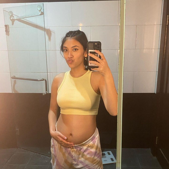 <p>Usia kandungan Canti sudah masuk trimester kedua lho, Bunda. Wanita 27 tahun ini pertama kali mengumumkan kehamilan pada pertengahan Agustus lalu. (Foto: Instagram @cantitachril)</p>