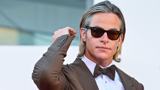 Perwakilan Chris Pine membantah rumor yang menyebut Harry Styles meludahi aktor tersebut saat premier film keduanya, Don't Worry Darling.