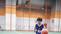 <p>Kegiatan Raphael bermain basket ini mengundang banyak komentar dari netizen yang memuji putra Sandra Dewi ini. Raphael memulai bermain basket sejak usia 2 tahun.&nbsp;(Foto: dok. Instagram @raphaelmoeis)</p>