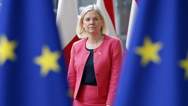 Mantan Perdana Menteri Swedia, Magdalena Andersson, mengatakan mereka yang membakar Al Quran adalah "orang bodoh berguna" bagi yang ingin memecah belah bangsa.