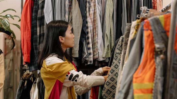 Ingin Berburu Baju Preloved? Cek Tempat Thrifting di Jakarta Ini!