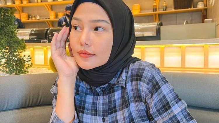 Galeri foto Dara Arafah 10 Momen Dara Arafah Saat Makan Es Krim dan Dinner di Resto Mewah