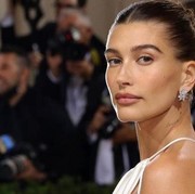 Hailey Bieber Idap Kista Ovarium, Ini Sederet Gejalanya! Buncit Termasuk?