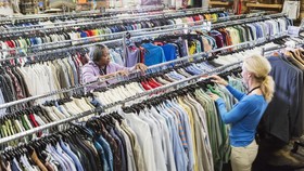 9 Tren Fashion yang Bakal Hits di Tahun 2024, Makin Marak Thrifting
