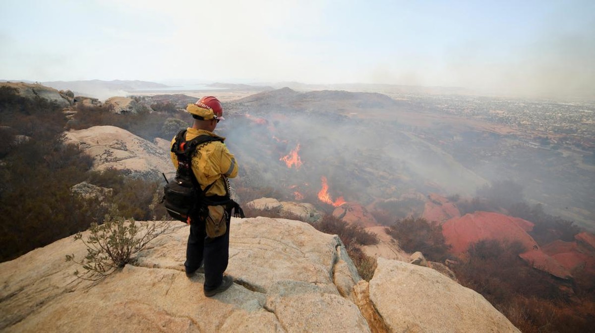 FOTO: 'Si Jago Merah' Mengamuk di California