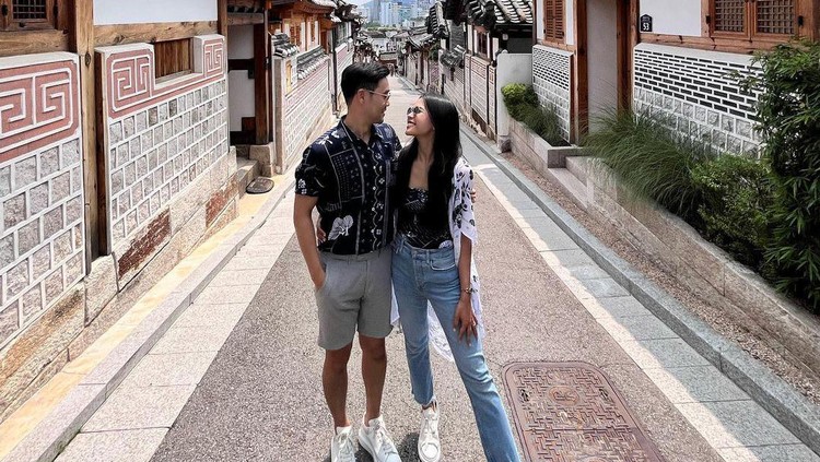 Maudy Ayunda ke Korea Selatan Bersama Suami Maudy Ayunda ke Korea Selatan Bersama Suami