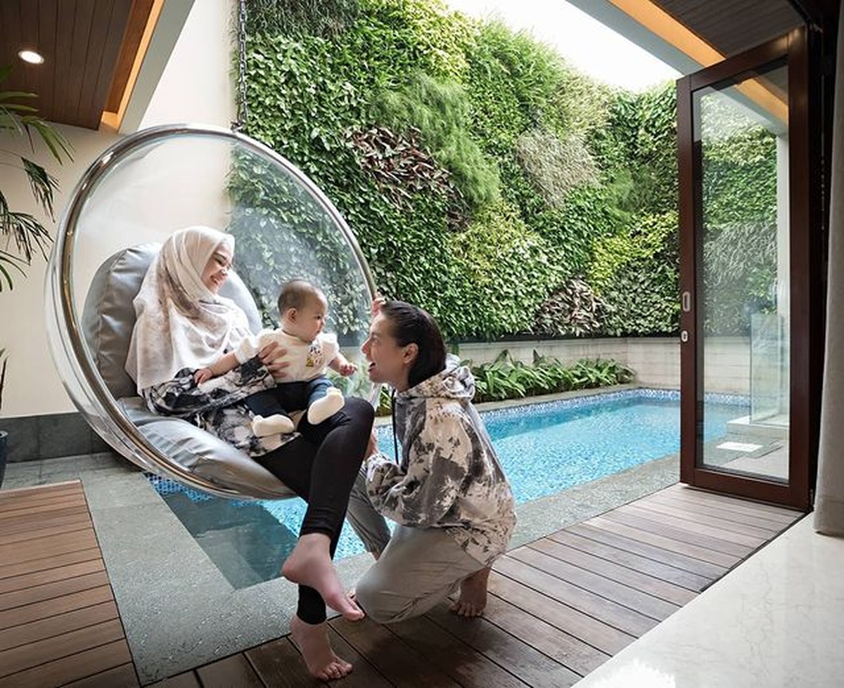 Rumah Cut Ratu Meyriska dan Roger Danuarta