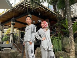 Respons Denny Cagur Usai Istri Keluhkan Jarang Jalan Berdua