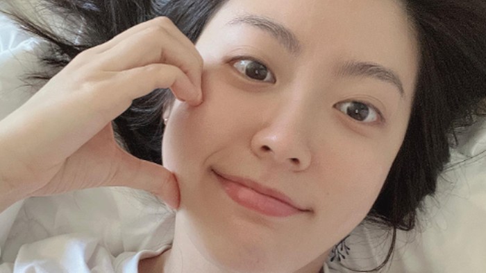 Saat ini, nama Nam Ji Hyun kembali jadi sorotan karena comeback dramanya di 'Little Women', sebagai anak tengah dari 3 bersaudara. Kamu bisa menyaksikan akting Nam Ji Hyun yang terbaru ini di Netflix, ya!/ foto: instagram.com/hyuniiiiiii_95917