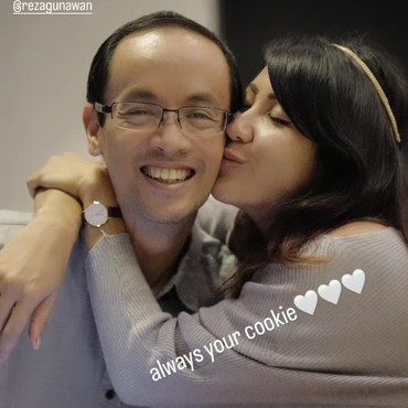 Momen Haru Saat Sharena Delon Beri Kecupan Terakhir untuk Reza Gunawan