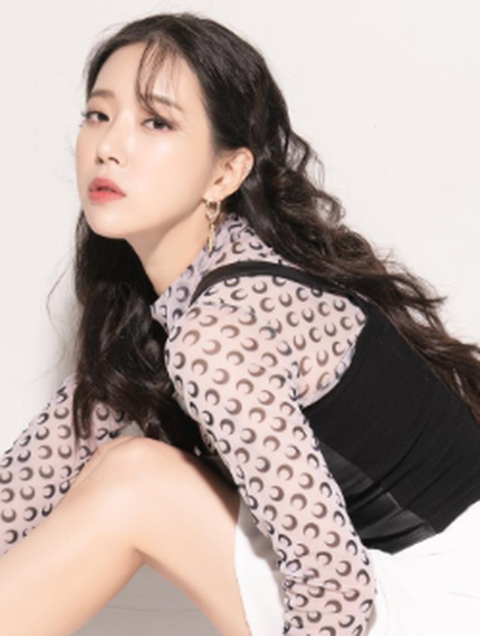 Tahun ini, Song Min Kyung dikabarkan kembali debut bersama girl group baru bernama 'YaYaYa' di usianya yang ke-35 tahun. Sukses selalu untuk Song Min Kyung dan kariernya, ya!/ foto:intagram.com/mk_ming.ming