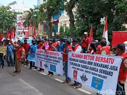Tolak BBM Naik, Aliansi Betor Geruduk Kantor Pertamina Medan
