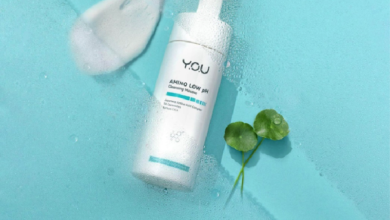 Membersihkan wajah dengan facial wash merupakan tahapan paling penting dalam rangkaian skincare.
