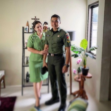 Segera Menikah, 7 Potret Pacar Aprilio Manganang Pakai Baju Persit Dikritik