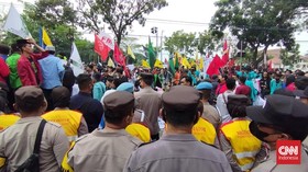 Demo Darurat di Solo, Mahasiswa Gaungkan 'Pulangkan Jokowi'