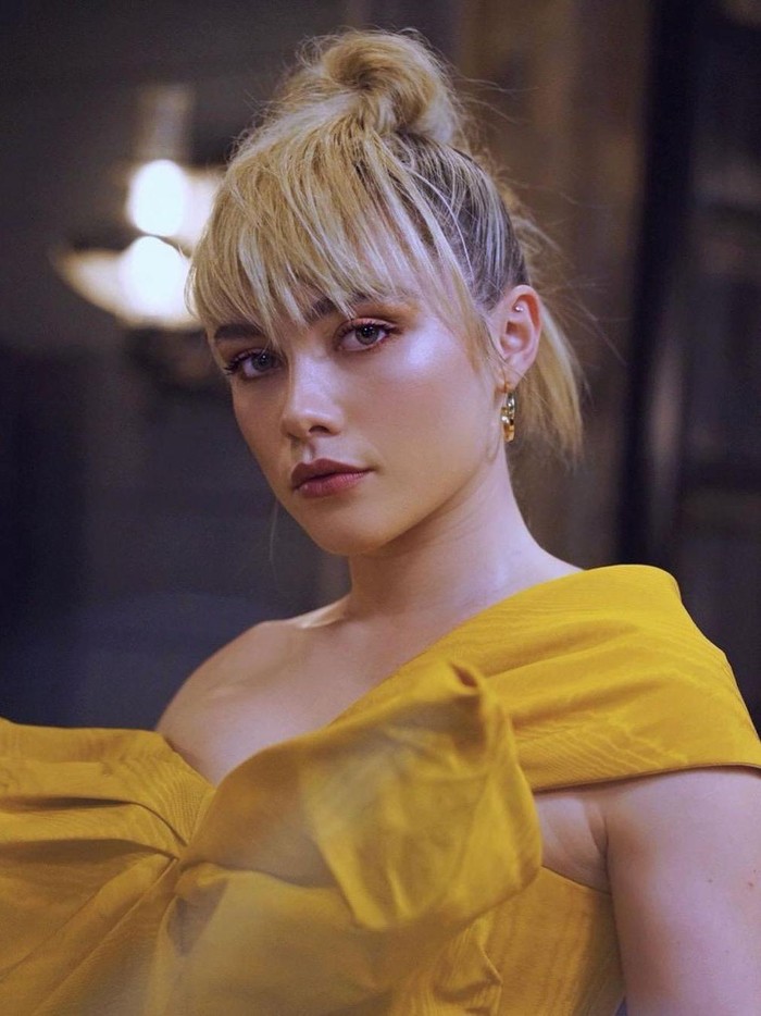 Mengutip IMDb, rupanya peran utama tersebut tadinya adalah Olivia Wilde yang juga merupakan sutradara di Don't Worry Darling. Tapi kemudian dirinya memutuskan Florence Pugh, setelah melihat kemampuan aktingnya di Midsommar (2019). /Foto: Dok IG @florencepugh