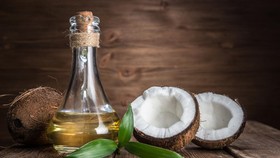 5 Cara Membuat Minyak Kelapa yang Lebih Sehat dari Minyak Goreng