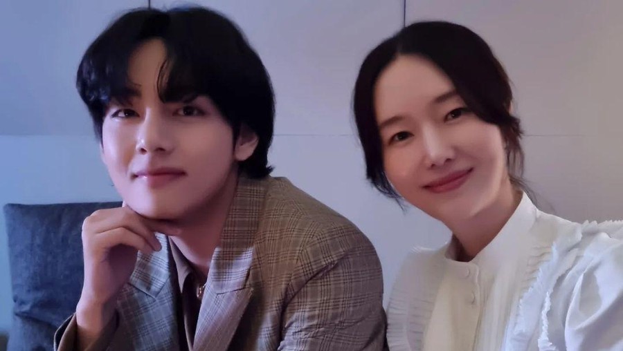 Lee Jung Hyun Pamer Kebersamaan dengan V BTS Lee Jung Hyun Pamer Kebersamaan dengan V BTS