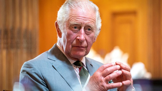 Kerajaan Inggris mengumumkan raja baru Inggris secara resmi dikenal sebagai Raja Charles III, setelah Ratu Elizabeth II meninggal dunia. 