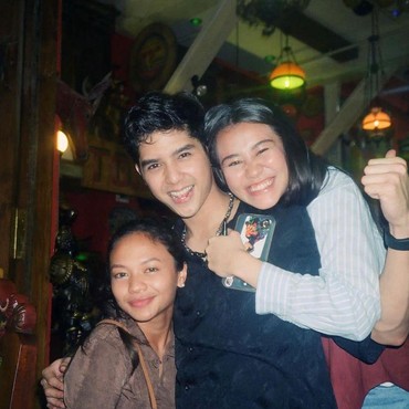 8 Potret Pesta Ultah Al Ghazali, Dapat Peluk Gemash dari Aaliyah Massaid