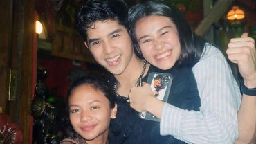 img-title 8 Potret Pesta Ultah Al Ghazali, Dapat Peluk Gemash dari Aaliyah Massaid