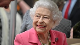 Ratu Elizabeth II Meninggal Dunia, Seleb Dunia Berduka