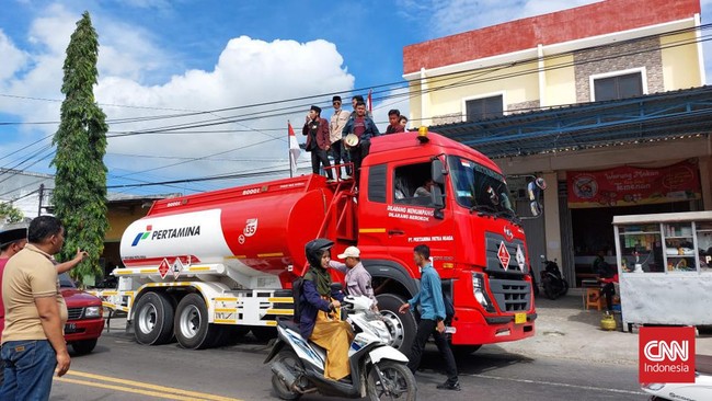Polres Sampang berdalih demo BBM di Depo Pertamina telah melanggar aturan dan tidak mengantongi izin dari kepolisian.