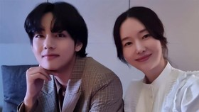 Foto Bareng, Lee Jung-hyun Puji V BTS Keren