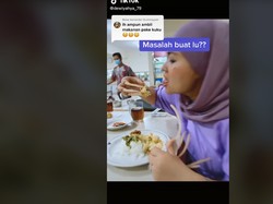 Viral di TikTok Makan Pakai Kuku Panjang, Ditonton 32 Juta Kali!