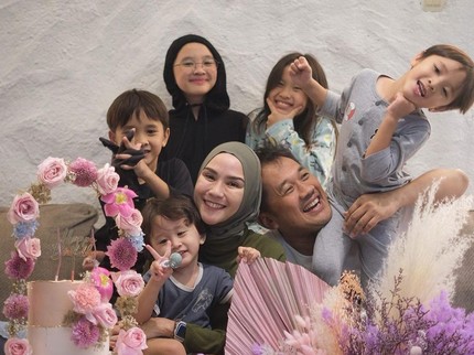Cerita Zaskia Adya Mecca Kapok Sekolahkan Anak Sejak Usia 6 Bulan, Ini Alasannya